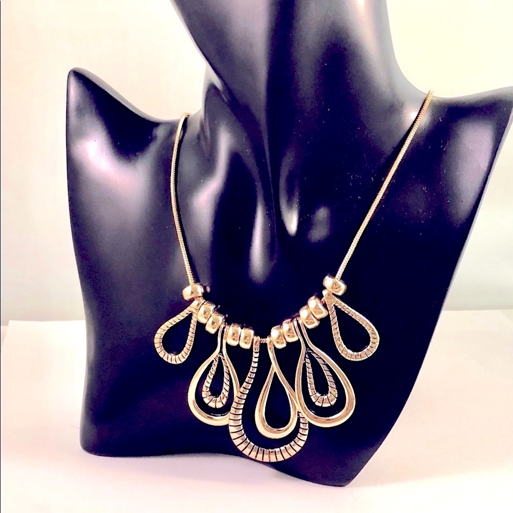 Necklace & Earrings Set